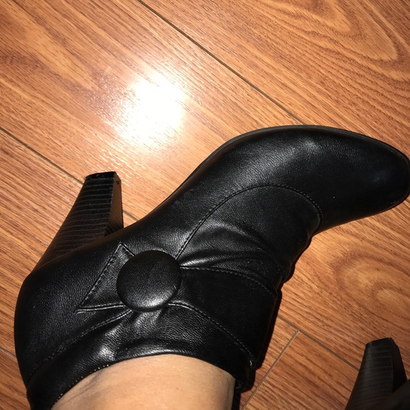 Cute booties - Picture 4 of 4