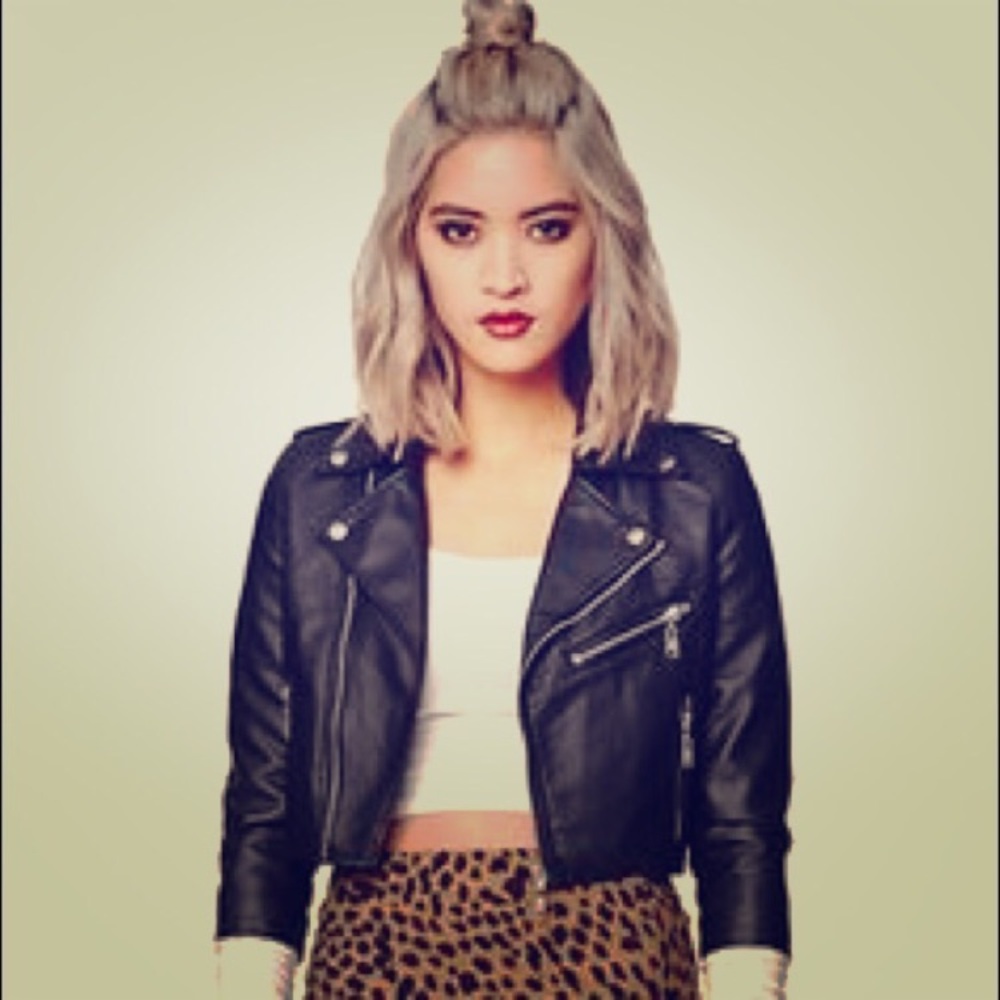 Cute black cropped faux leather jacket