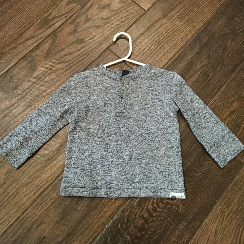 GAP long sleeve shirt