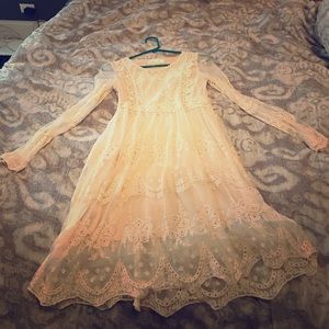 Chicwish ivory lace midi dress Chicwish ivory lace midi dress