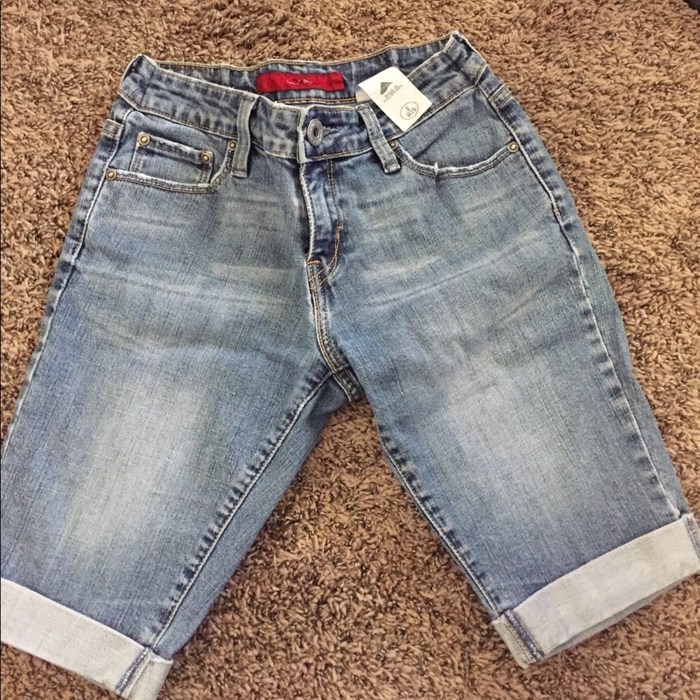 Levi’s shorts