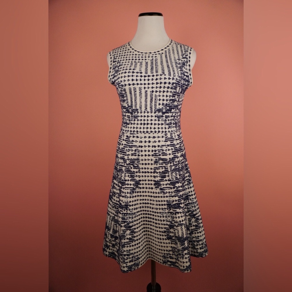 BCBG Maxazria slim sweater dress size Xs