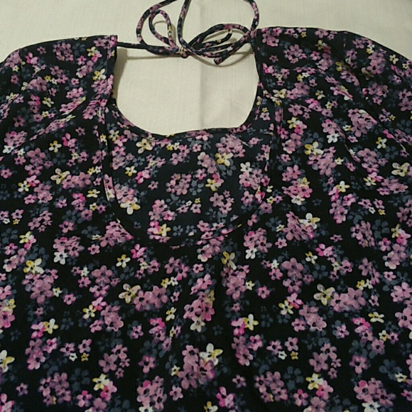 Victoria's Secret Floral Bell Sleeve - Picture 3 of 6