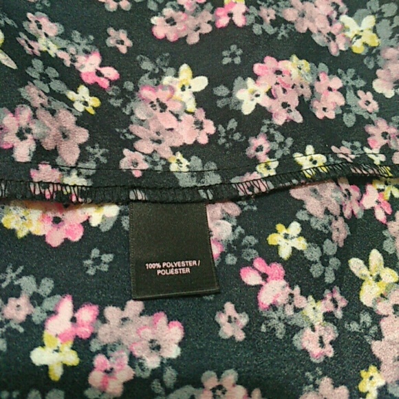 Victoria's Secret Floral Bell Sleeve - Picture 6 of 6