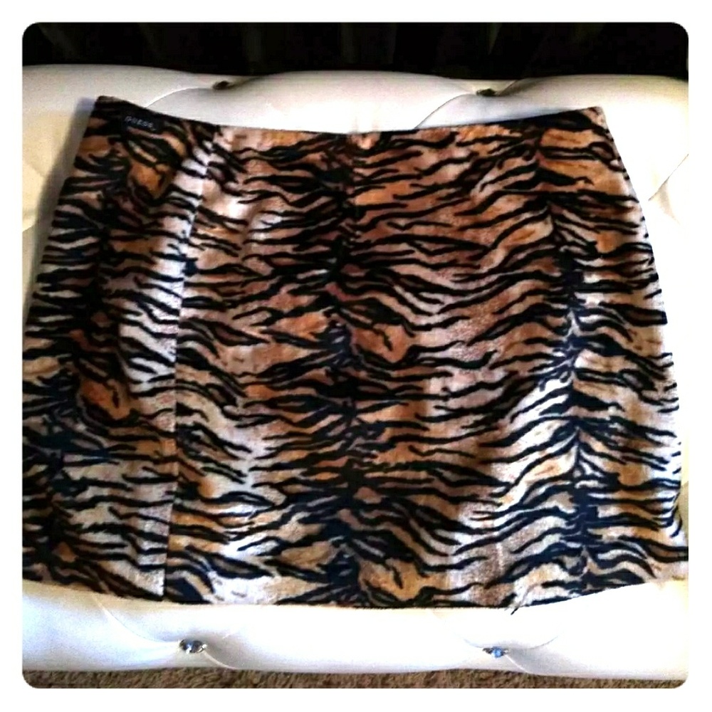 Guess tiger faux fur mini skirt