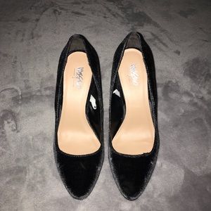 Black velvet heels✨✨