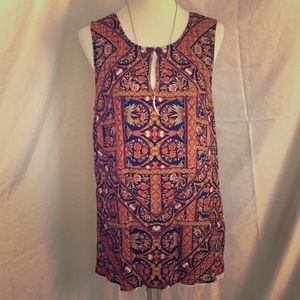 Lucky brand loose tank, split back