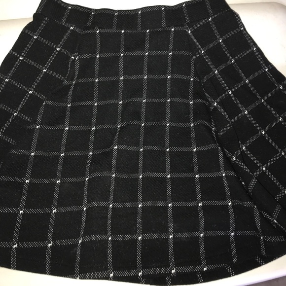 Divided Dresses & Skirts - Short checkered black and white skirt.
