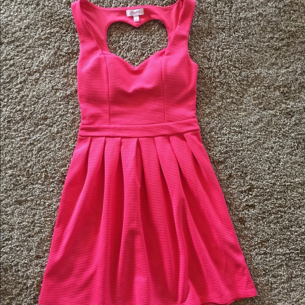 Cute dress!