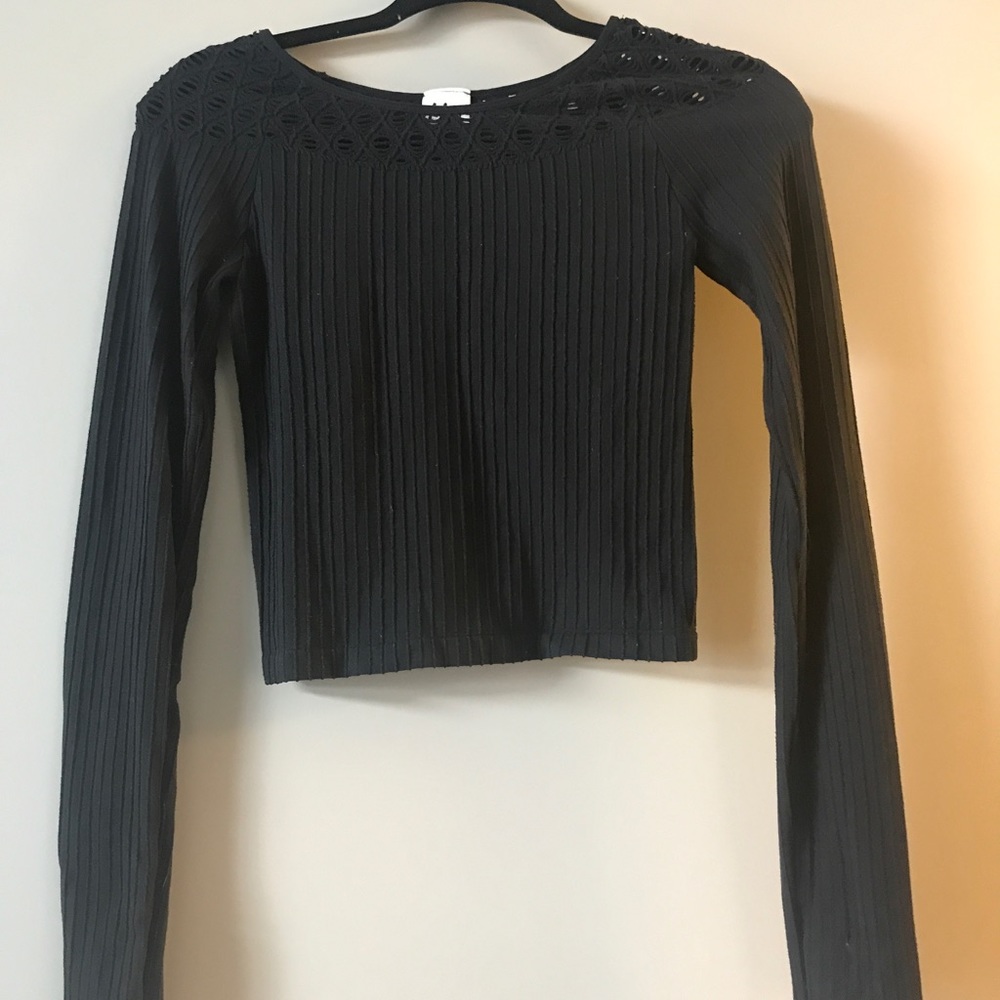 Super cute crop top!