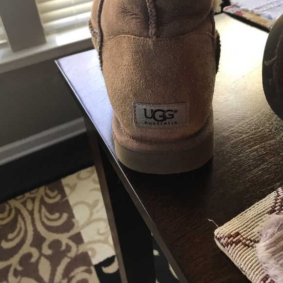UGGS - Picture 3 of 5