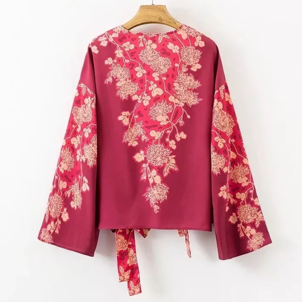 🍒 Blossom Print Kimono Wrap Blouse - Picture 2 of 7