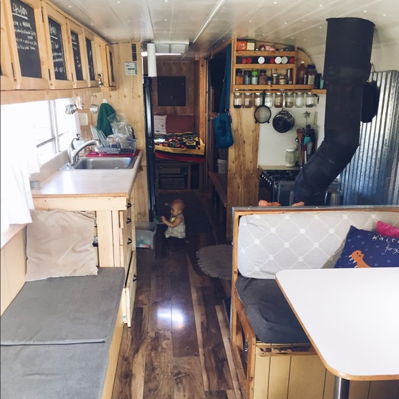 Meet your Posher, Alexandra - Picture 2 of 3