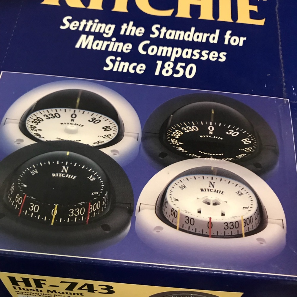 Ritchie HF 743 compass
