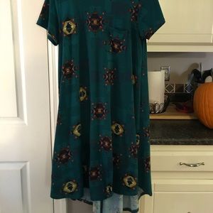 Lularoe Carly size small. Has been gently worn.