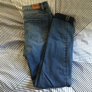 Blue high waisted jeans 👖