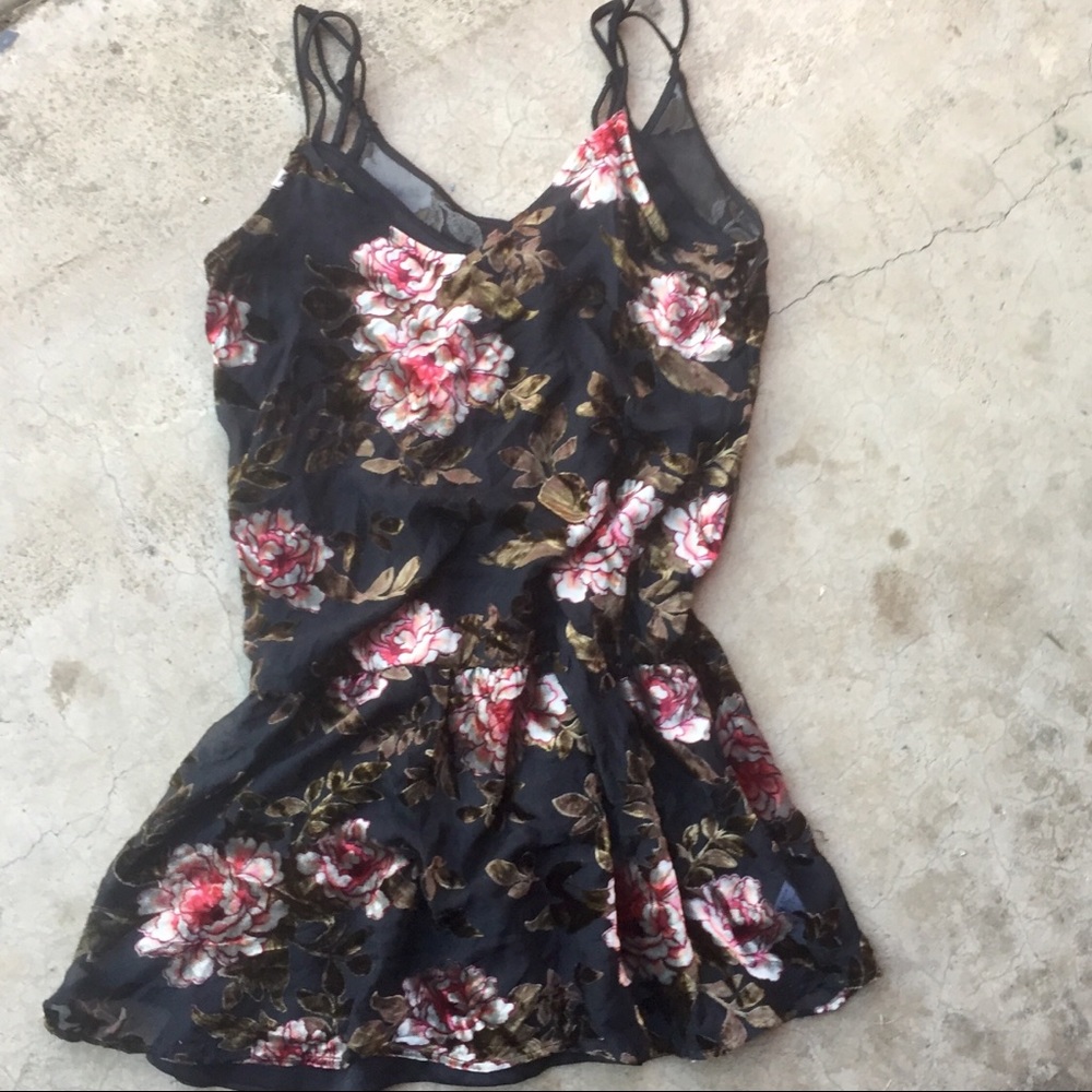 Top Black & Floral 2 pc Slip & Cover Top Sz S