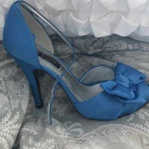 Nina brand peep toe heels