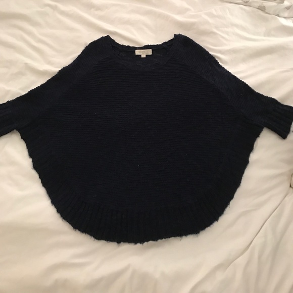 Short sleeve knitted poncho - Picture 1 of 3