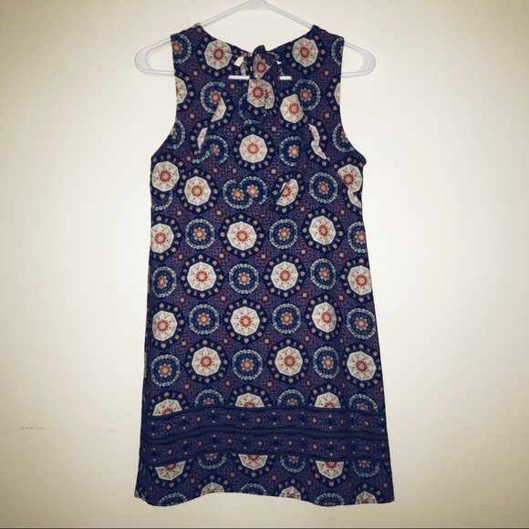 Dress - Picture 3 of 4