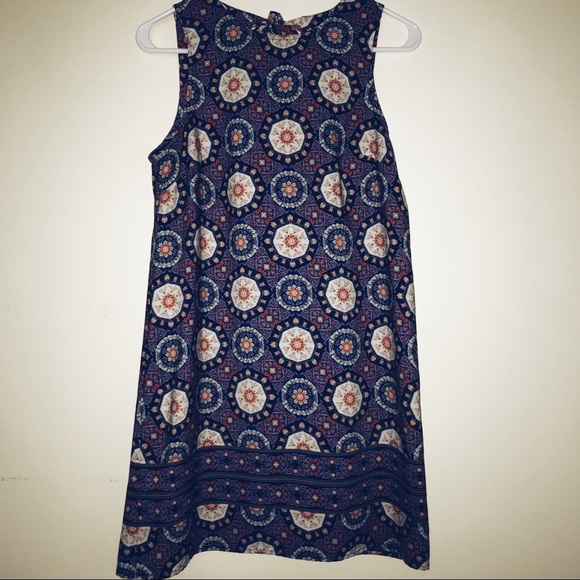 Dress - Picture 4 of 4