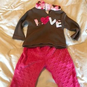 Giggle Moon 2 piece outfit 18 mos LOVE
