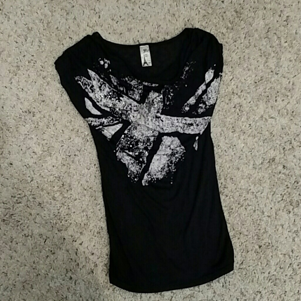 Black crow neck shirt