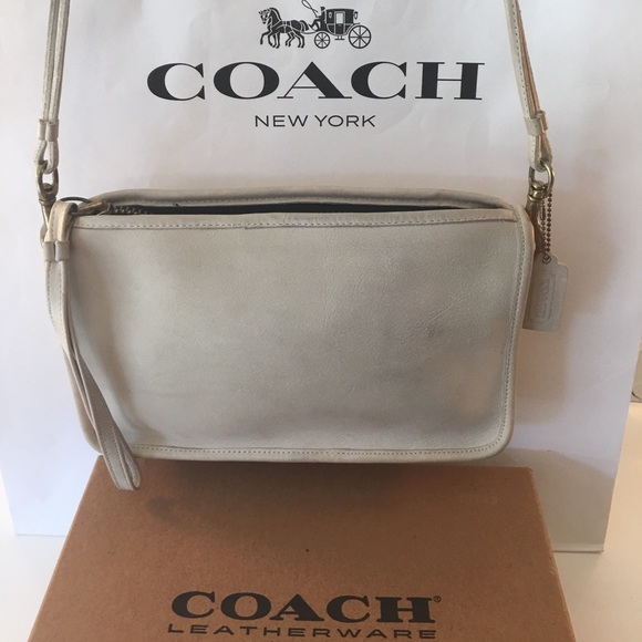 Coach Handbags - 🎁COACH VINTAGE SHOULDER BAG WITH BOX 💯AUTHENTIC