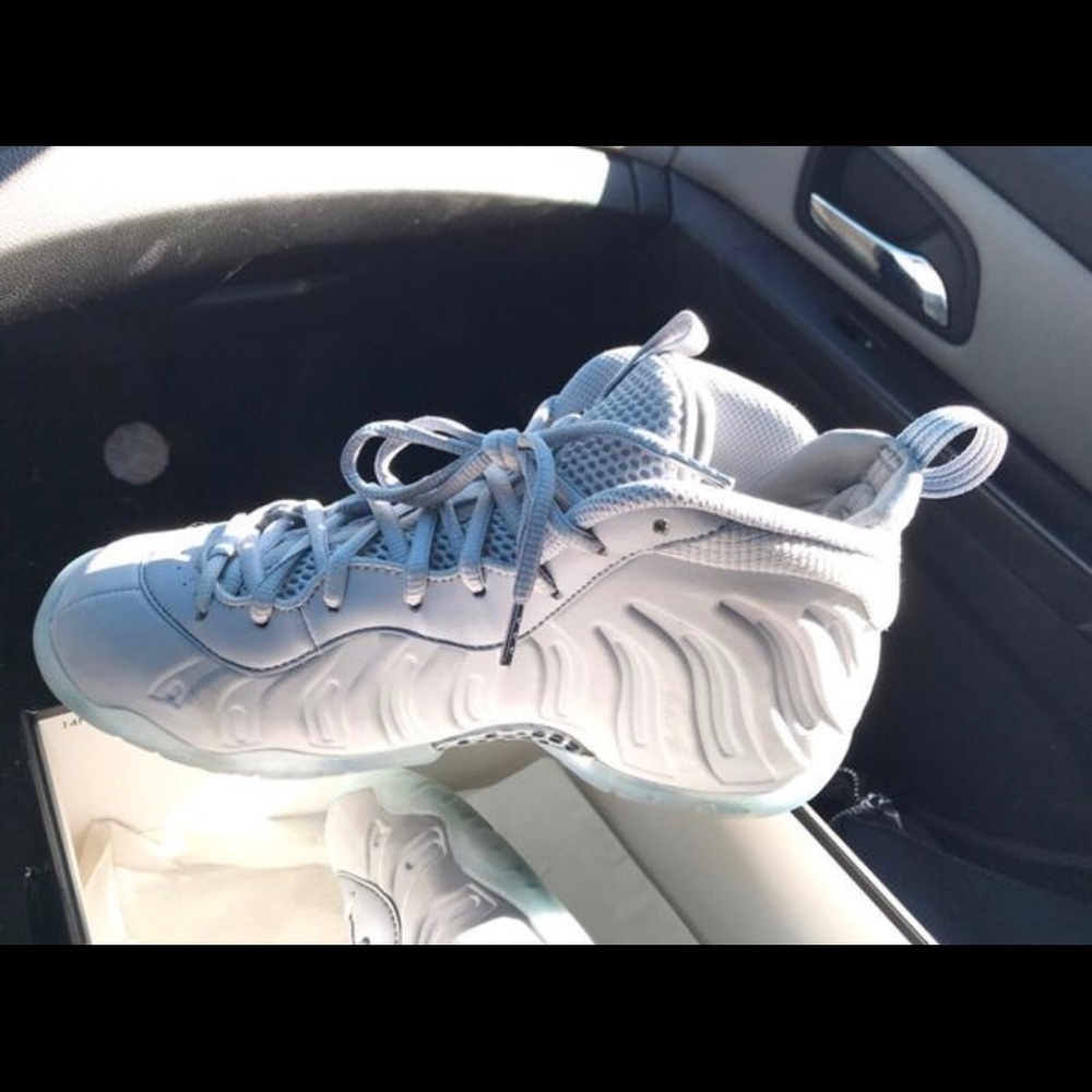 Nike Air Foamposite size 6Y