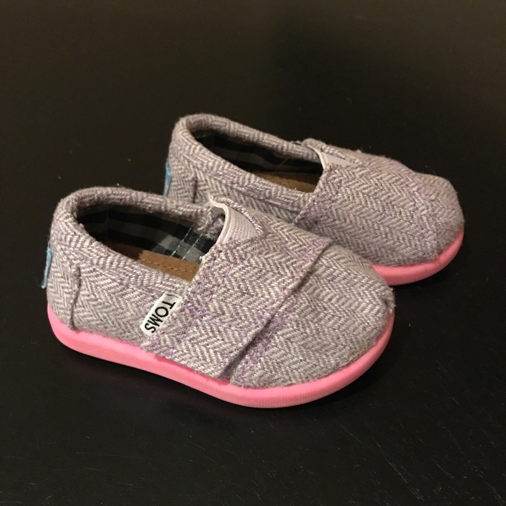 Tiny Toms, size 2