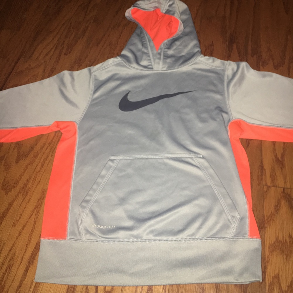 Nike therma fit kids Medium hoodie
