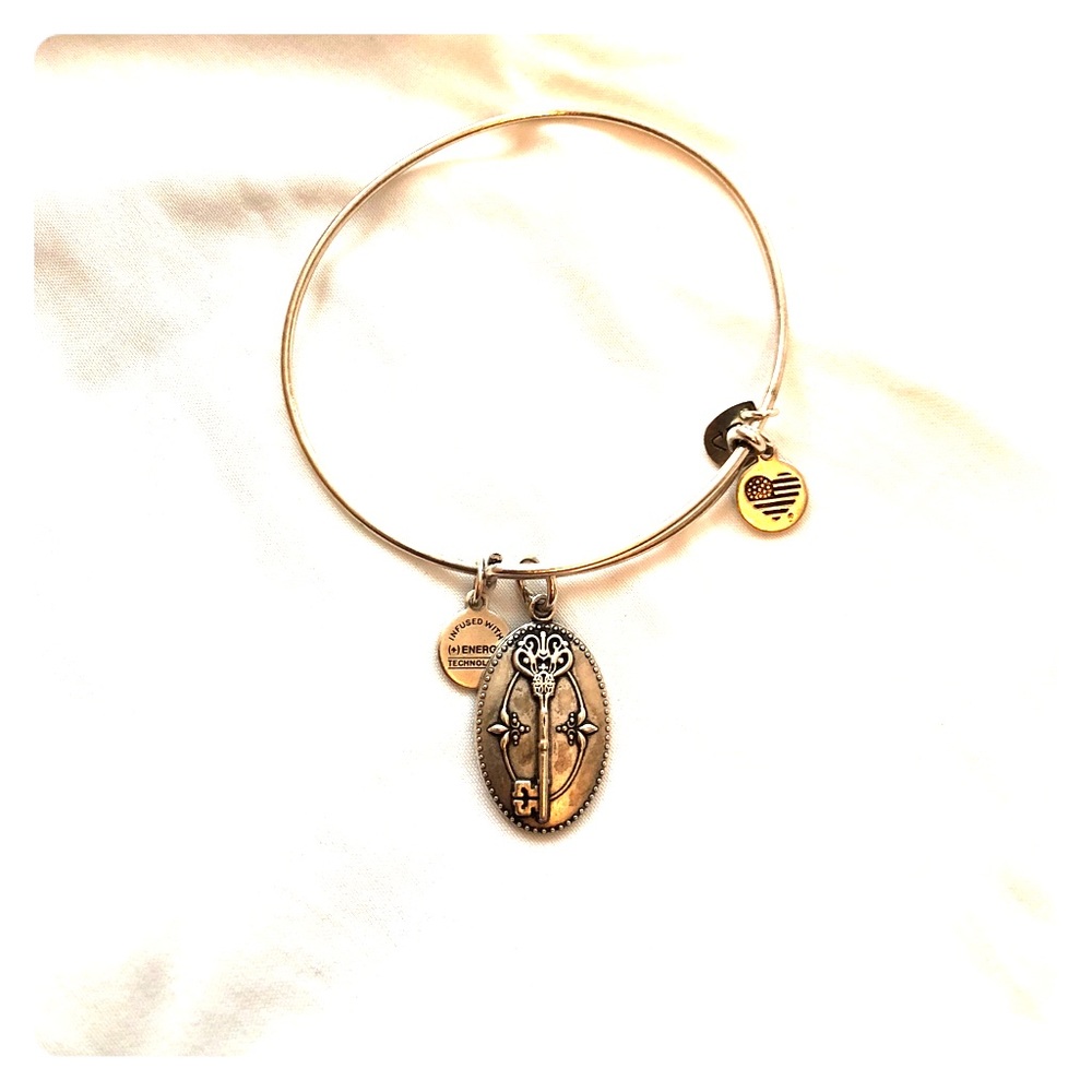 🔐Alex & Ani