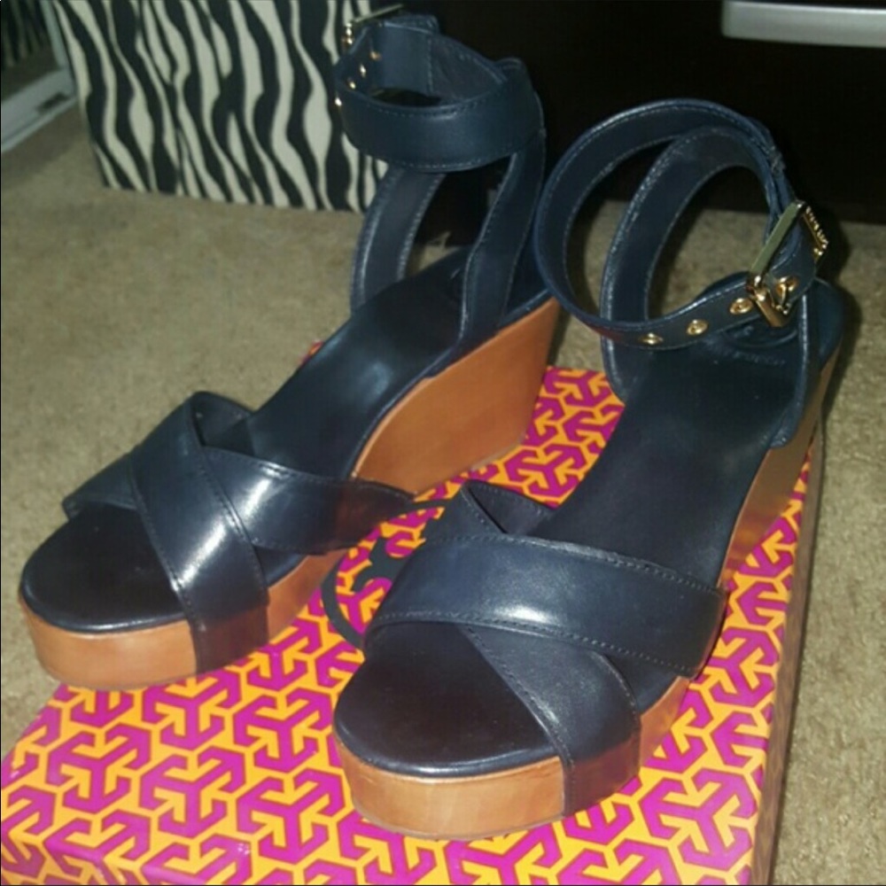 Tory Burch - Picture 2 of 4