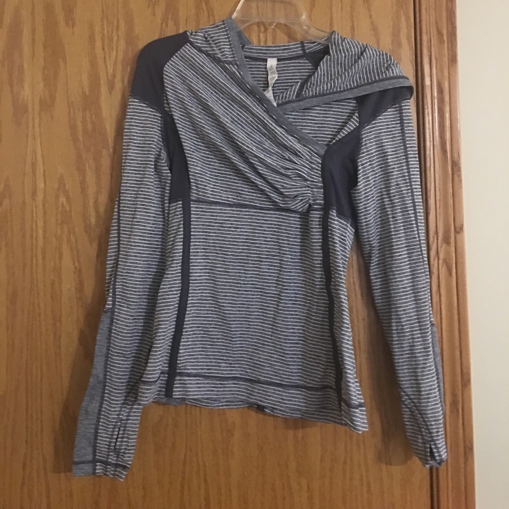 Lululemon running top