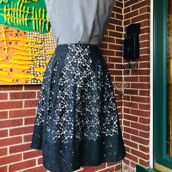 Talbots Lace Skirt with Cream Underlay - Picture 5 of 8