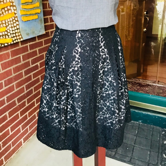 Talbots Lace Skirt with Cream Underlay - Picture 6 of 8