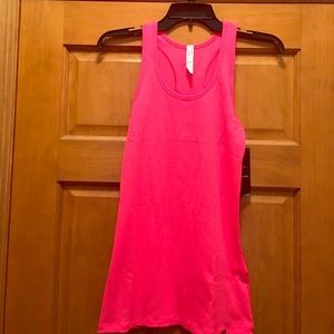 Under Armour Fitted Tank Top - size Medium