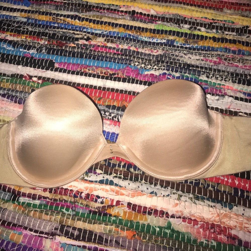 Nude strapless bra VS