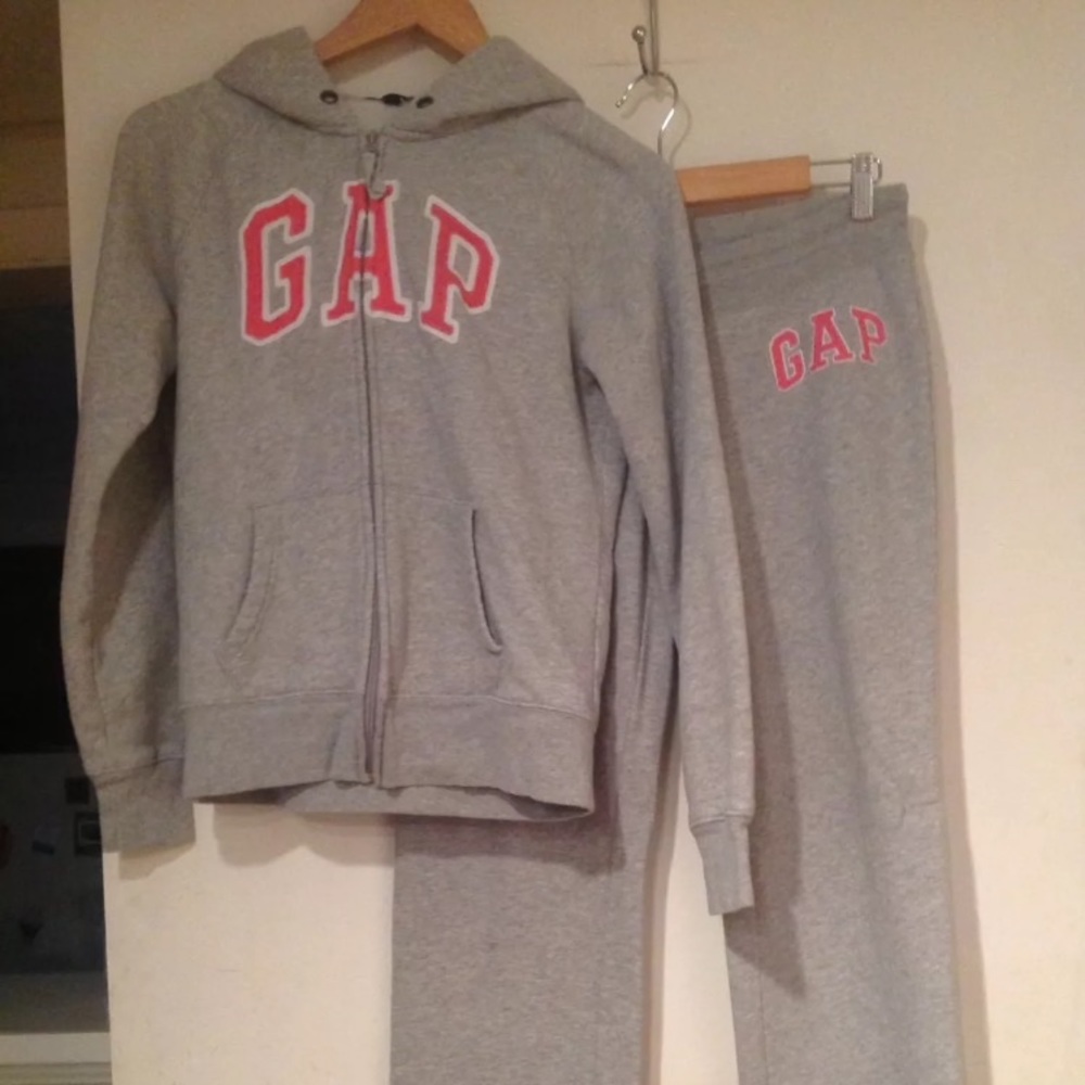 Gap Grey Pink sweatsuit/ jogging suit