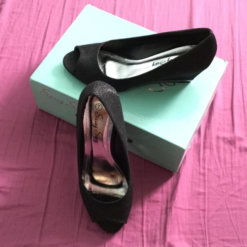Black Glitter Pump Heels