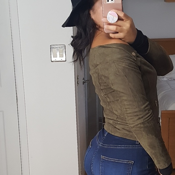 "Persuade Me" Off the Shoulder Jacket NWOT - Picture 4 of 7