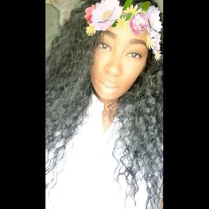 Meet your Posher, Aeisha