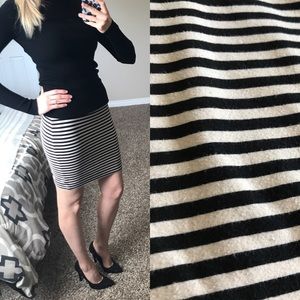 H&M stripped cotton cream & black mini skirt