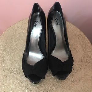 Fioni black heels