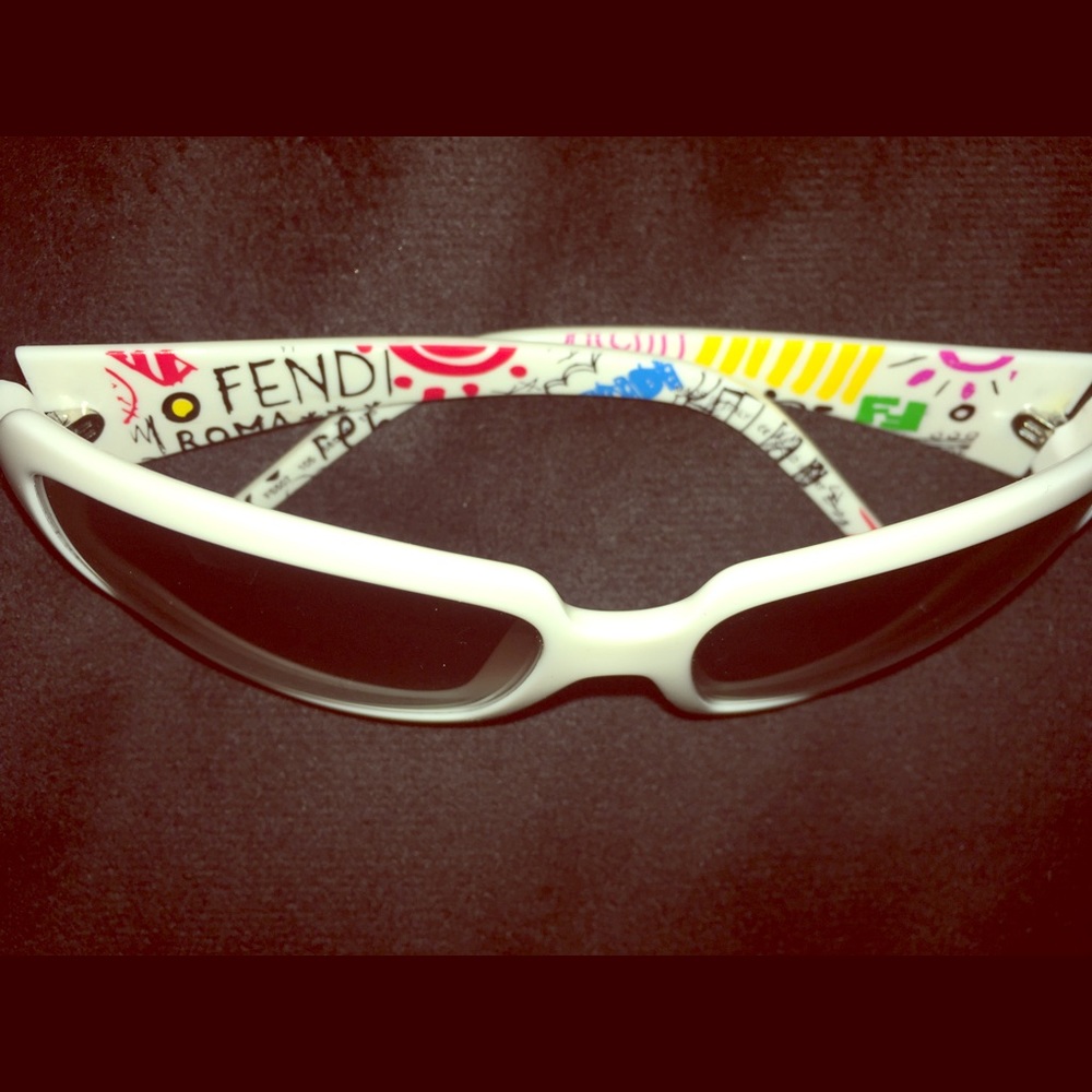 FENDI Auth Logo Sunglasses