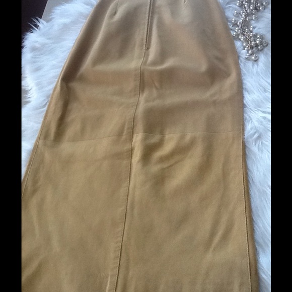 💙Forenza genuine suede skirt💙 - Picture 3 of 3