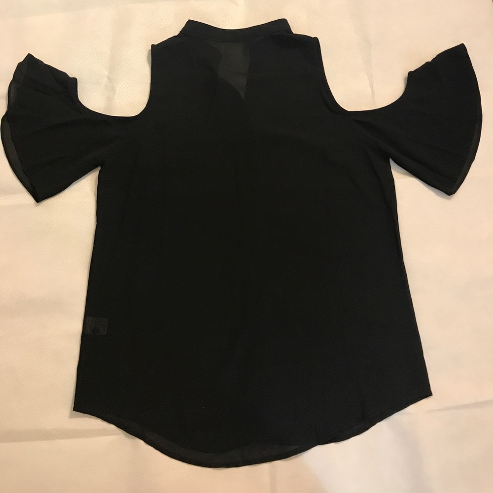 Blouse 👚 - Picture 2 of 3