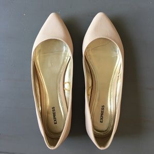 Nude flats