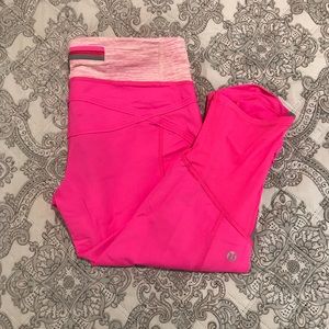 Lululemon hot pink capris!