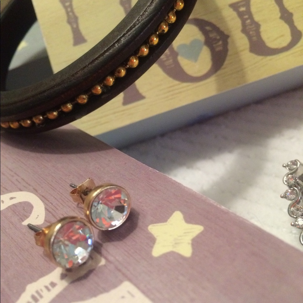 11 Items!Jewelry bundle! Some sterling, 11 items!